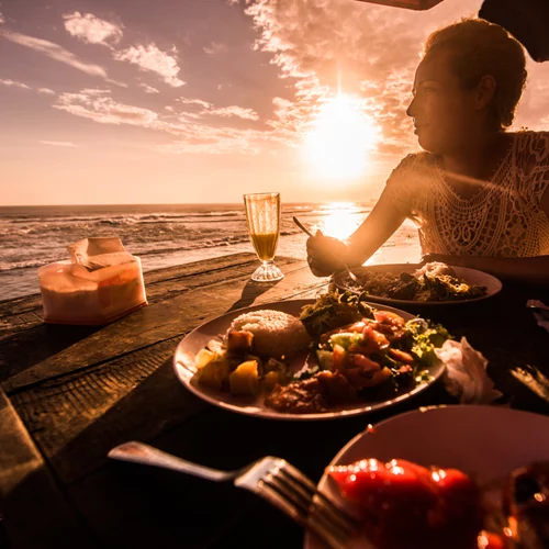 Savoir vivre: Οι βασικοί κανόνες της καλής συμπεριφοράς που πρέπει να γνωρίζουμε