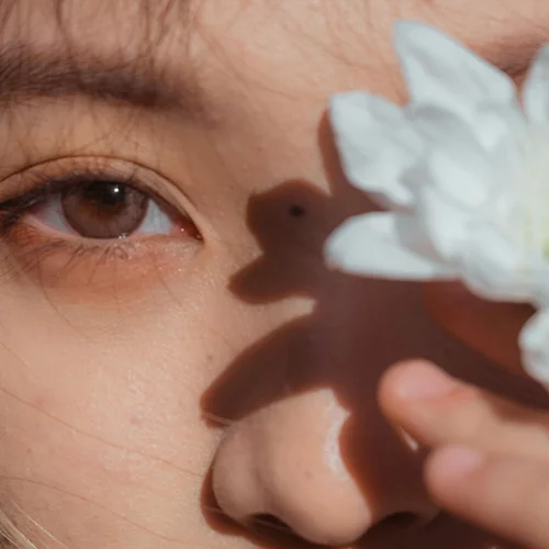 5 παλέτες σκιών σε γήινες, neutral και bronze αποχρώσεις με λιγότερα από 13 ευρώ