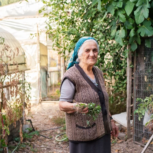 Ζήσε μέχρι τα 100: Τι τρώνε, πώς κινούνται και ποιοι είναι οι κανόνες των μακροβιότερων στον κόσμο
