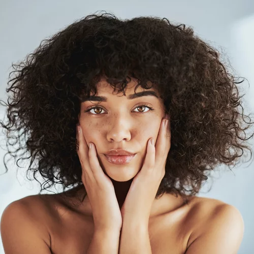 Η 4ήμερη ρουτίνα προσώπου που κάνει απολέπιση χωρίς να ερεθίζει το δέρμα