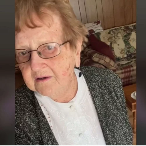 94χρονη γιαγιά δίνει συμβουλές για πρώην και γίνεται viral