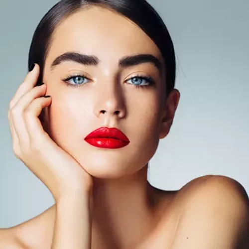 5 συνήθειες που προκαλούν φθορά στις βλεφαρίδες σου