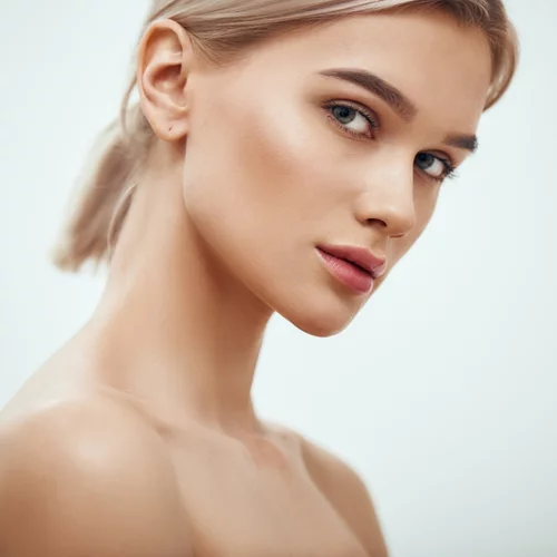 Πέντε lip & cheek balms για να δείχνεις ξεκούραστη και φρέσκια κάθε πρωί