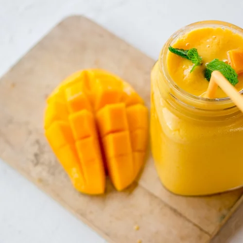 Smoothie μάνγκο με μόνο 5 υλικά - γεμάτο ενέργεια και πρωτεΐνη