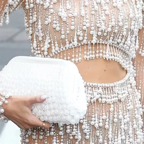 15 νυφικά μανικιούρ με στρας για τις καλύτερες φωτογραφίες με το δαχτυλίδι σου