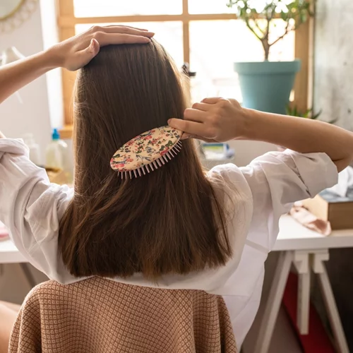 5 tips για να απαλλαγείς από το φριζάρισμα των βροχερών ημερών