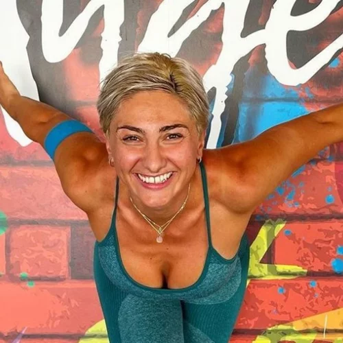 Νίκησε τη λευχαιμία με χορό: Ποια είναι η Ρεγγίνα Μακέδου που θα δούμε στο Dancing With The Stars;