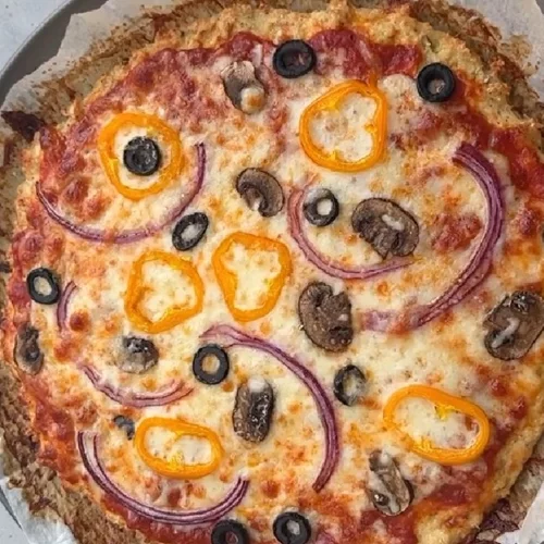 Πρωτεϊνική πίτσα με "ζύμη" φτιαγμένη από κοτόπουλο!