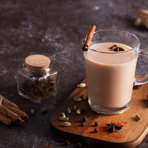 Τσάι μασάλα: Το αρωματικό και δυναμωτικό ρόφημα της μακρινής Ινδίας
