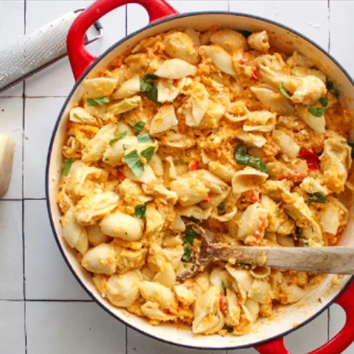 Κοχύλια ζυμαρικά, κολοκύθα, φέτα: Φτιάξε την πιο γευστική μακαρονάδα της εποχής