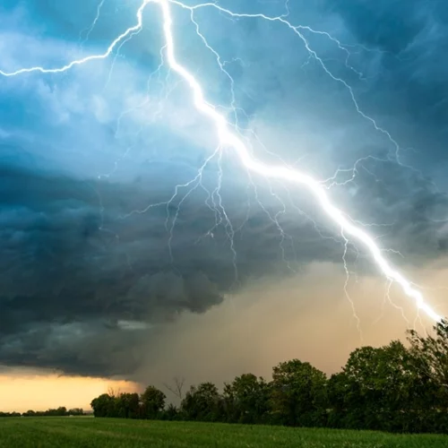 Κακοκαιρία EVA: Τι κάνουμε σε περίπτωση πλημμύρας ή κεραυνών