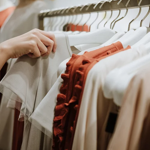 Τέσσερα στιλ φορέματος που είναι τάση τώρα