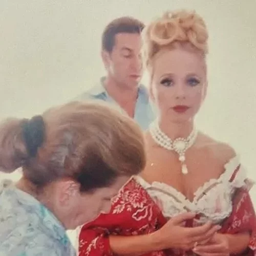 Η Αλίκη Βουγιουκλάκη μπροστά από τα χριστουγεννιάτικα γλυκά: "Θα παχύνω κι άλλο και δεν μπορώ"