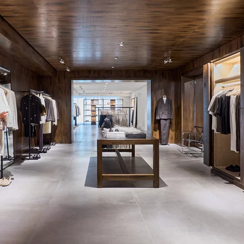 Η Zara αποκαλύπτει το νέο της κατάστημα στο εμβληματικό κτίριο του Minion στην Αθήνα