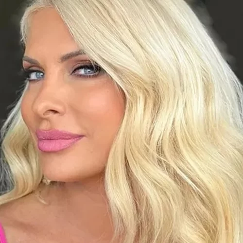 5 διάσημες Ελληνίδες που τις γνωρίσαμε μελαχρινές και αποθεώθηκαν ως ξανθές