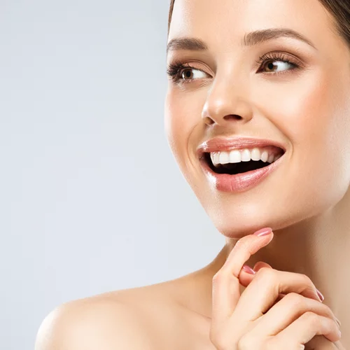 Τα 5 καλύτερα σέρουμ με νιασιναμίδη, για υπέροχα λαμπερή και λεία επιδερμίδα