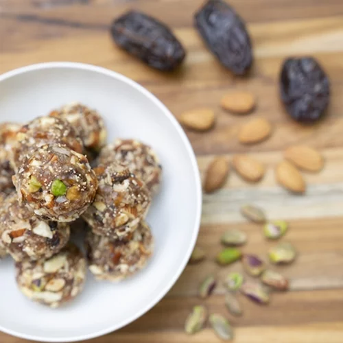 Το ιδανικό on the go σνακ: Ενεργειακές μπάλες χωρίς ζάχαρη