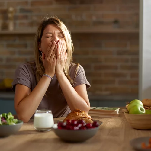 Νιώθεις συνέχεια κουρασμένη; 12 τροφές που σε γεμίζουν ενέργεια φυσικά