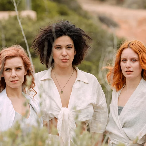 Το αφιέρωμα στον Leonard Cohen επιστρέφει αυτό το καλοκαίρι στον μαγικό Κήπο του Μεγάρου Μουσικής Αθηνών