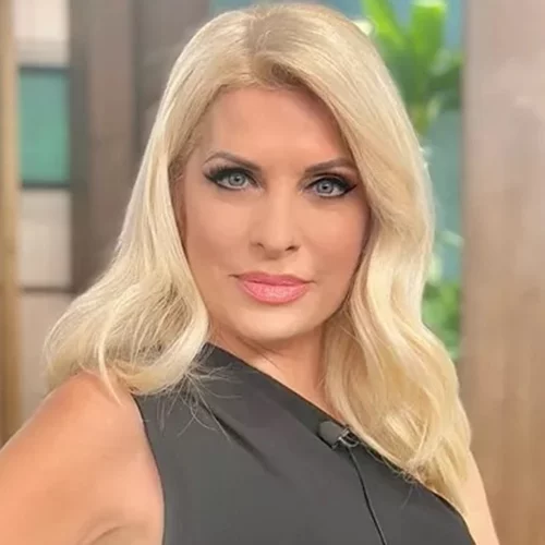 Η Ελένη Μενεγάκη υιοθέτησε την πιο νεανική τάση της χρονιάς, στα μαλλιά της