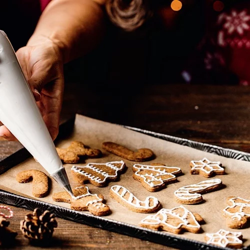 Πώς θα απολαύσουν τα παιδιά τα γλυκά με υγιεινό τρόπο στις γιορτές;