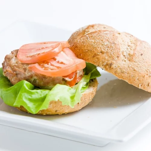 Ζουμερά μπιφτέκια κοτόπουλου - Η πιο εύκολη συνταγή με βρώμη