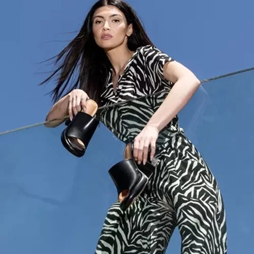 Πώς θα συνδυάσεις τα πιο stylish looks με τα πιο κομψά παπούτσια της άνοιξης σύμφωνα με την Κέισι Μίζιου