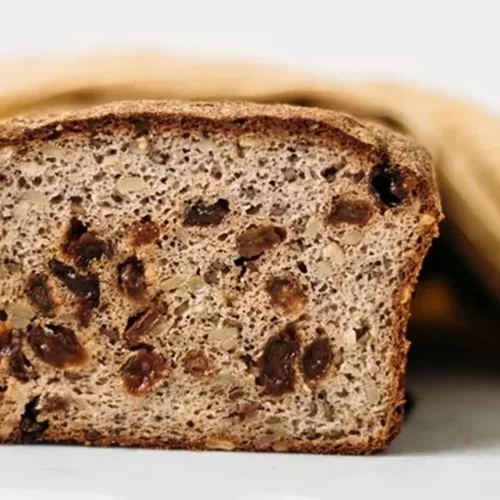 Η καλύτερη συνταγή για σταφιδόψωμο με βρώμη χωρίς ζάχαρη: Αφράτο και γεμάτο φυτικές ίνες