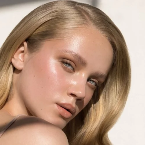 Summer Beauty Routine: 3 βασικά steps για να έχεις την πιο λαμπερή επιδερμίδα φέτος το καλοκαίρι