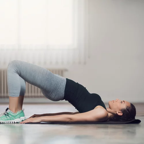 Η κορυφαία άσκηση για τέλειους γλουτούς σύμφωνα με την trainer