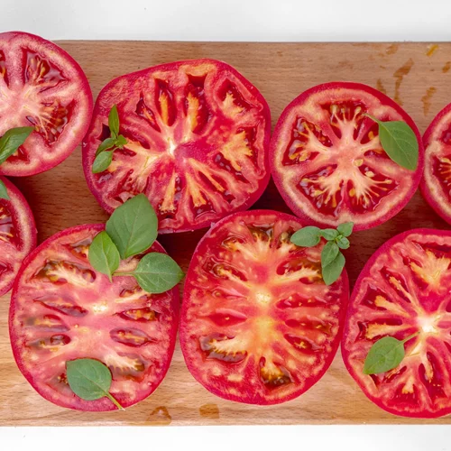 Δοκίμασες "Tomato Flight"; Η νέα καλοκαιρινή τάση που τρελαίνει το TikTok - και δεν χρειάζεται καν μαγείρεμα!