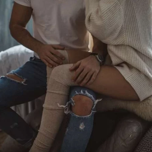 Κι αν το γόνατο είναι το κλειδί στα προκαταρκτικά του σεξ;