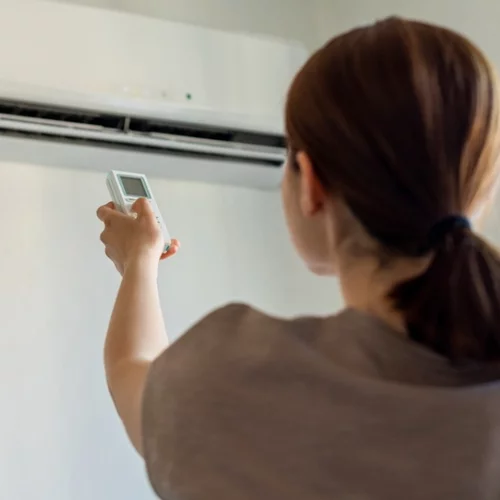 Άνοιξες κλιματιστικό; Δες πώς μπορεί να επηρεάσει την υγεία σου!