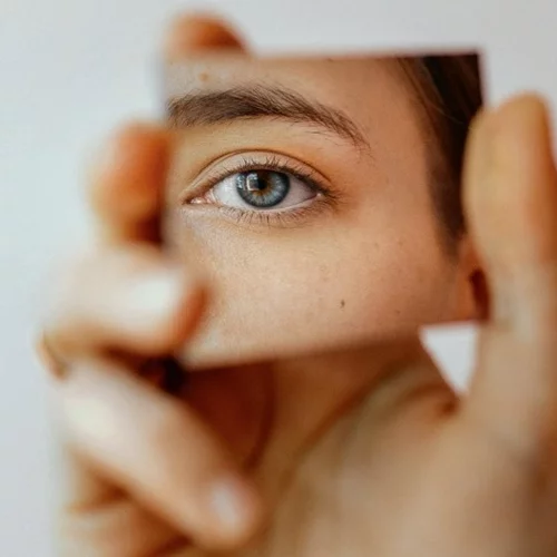 Εικόνα σώματος: Πώς τα μέσα μαζικής ενημέρωσης καταστρέφουν την αυτοεκτίμησή μας