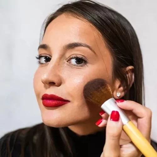 Τα πολυτελή bronzers που αξίζει να αποκτήσεις στις εκπτώσεις