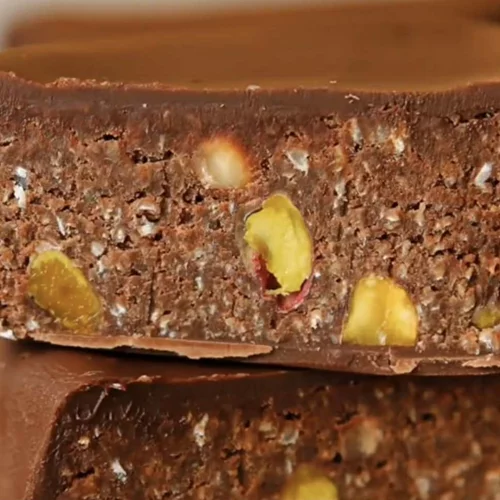 Καριόκες χωρίς ζάχαρη: Συνταγή με φιστίκια Αιγίνης και άλλα 2 υλικά