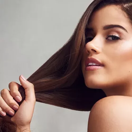 Η βραδινή haircare ρουτίνα που πρέπει να ακολουθήσεις αν θες λεία, μεταξένια μαλλιά