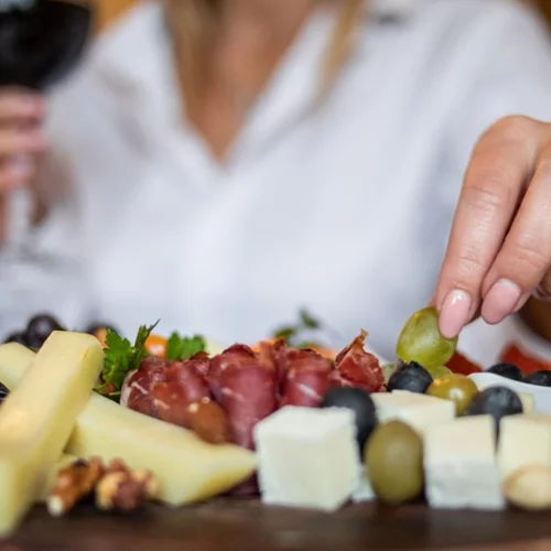 Σύνδρομο ευερέθιστου εντέρου: 5 τροφές που μπορεί να επιδεινώνουν τα συμπτώματα