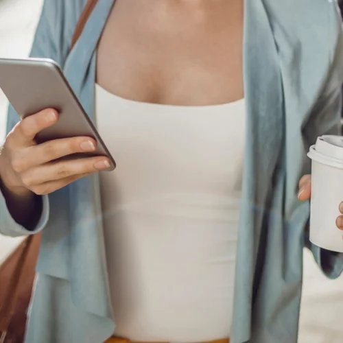 Μήπως έχεις γαστροοισοφαγική παλινδρόμηση; Γιατί, ποια είναι τα συμπτώματα και πώς αντιμετωπίζεται;