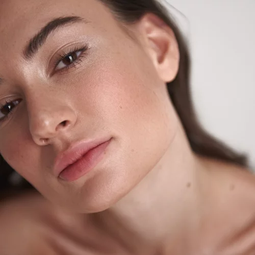 Μην τα δοκιμάσεις: Οι 2 κορυφαίες λάθος συμβουλές ομορφιάς στα social media