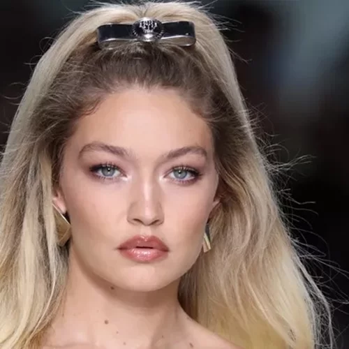 4 beauty tips που ίσως δεν σου έμαθε η μαμά σου - και πρέπει να εντάξεις στη skincare ρουτίνα σου