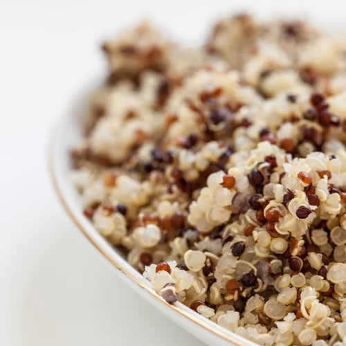 Κινόα: Γιατί όλοι μιλούν για τον αρχαίο καρπό; Η αλήθεια πίσω από το superfood