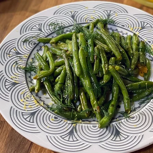 Φασολάκια σαλάτα λεμονάτα