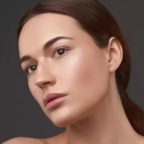 Σκέφτεσαι να βάλεις υαλουρονικό; Δες τι πρέπει να προσέξεις