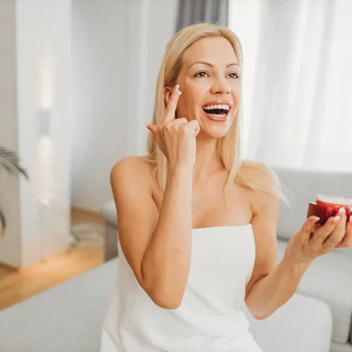 5 αντιρυτιδικές κρέμες που χρησιμοποιούν εντατικά οι Γαλλίδες μετά τα 40