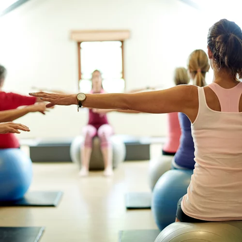 5 ασκήσεις για δυνατή πλάτη χωρίς πόνους