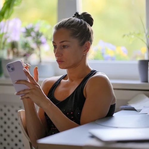 Τι είναι το "φαινόμενο της απλής έκθεσης" που σε κάνει να μην σου αρέσεις στις φωτογραφίες;