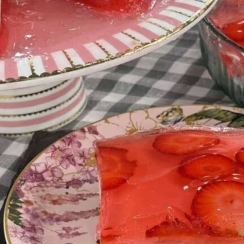 Μαμαδίστικο γλυκό ψυγείου με ζελέ και μπισκότα - Τοπ καλοκαιρινό επιδόρπιο