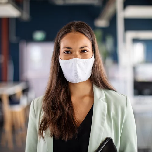 Πράσινο φως για το πρώτο φάρμακο κατά του κορονοϊού: Η Βρετανία ενέκρινε το αντιικό χάπι της Merck