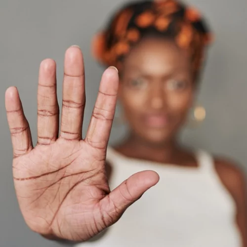 Αριθμός που μας σοκάρει: 100 εκατομμύρια γυναίκες έχουν υποστεί ακρωτηριασμό γεννητικών οργάνων